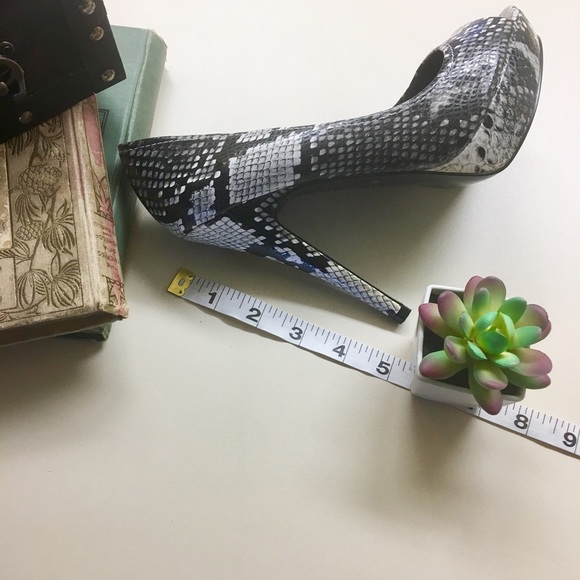 Aldo Gacusan Stunning Snake Pattern Heels - Picture 5 of 8